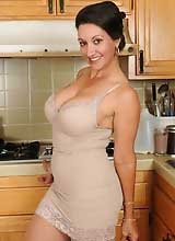 horny housewifes in Elkton